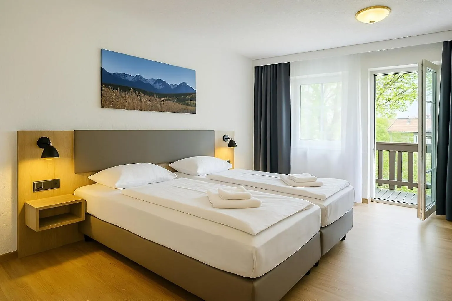 A8 Hotel Im Darchinger Hof Bed & Breakfast - Zwischen Holzkirchen Und Weyarn - Zwischen Muenchen Salzburg Und Innsbruck - Kurz Vor Dem Irschenberg 3*,  Tyskland