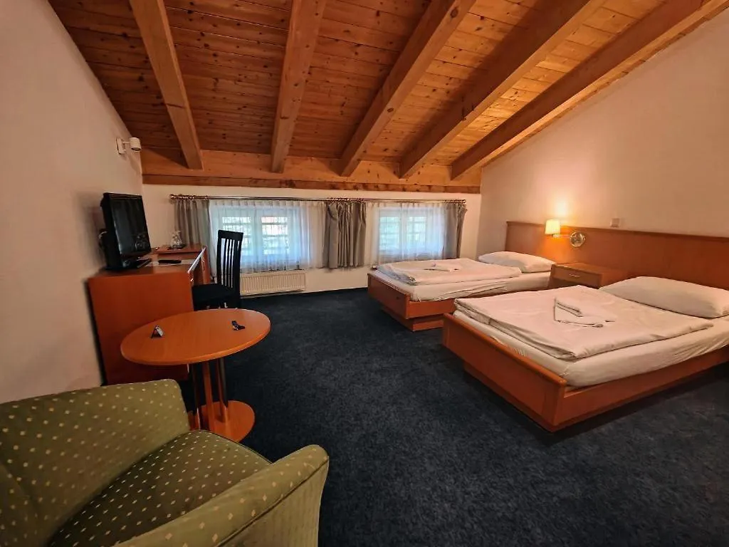 A8 Hotel Im Darchinger Hof Bed & Breakfast - Zwischen Holzkirchen Und Weyarn - Zwischen Muenchen Salzburg Und Innsbruck - Kurz Vor Dem Irschenberg 3*,  Tyskland